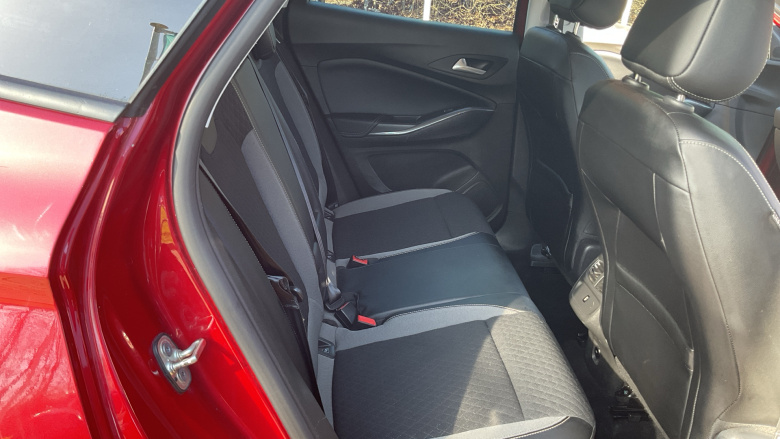 Vauxhall Grandland X 1.2 Turbo Business Edition Nav 5dr Petrol Hatchback